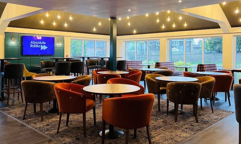 هتل Almondsbury Inn & Lounge