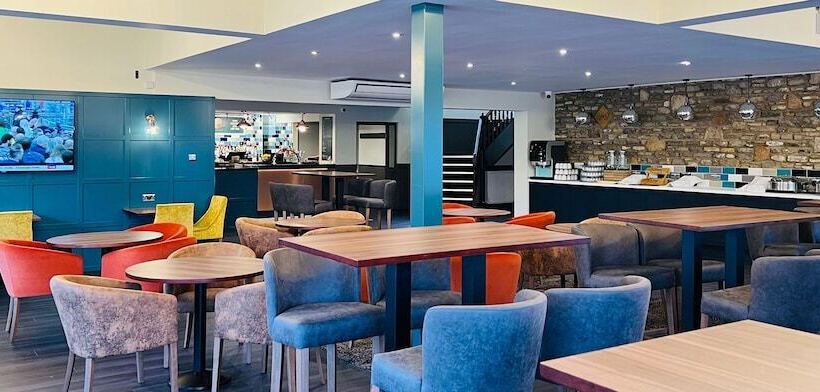 هتل Almondsbury Inn & Lounge
