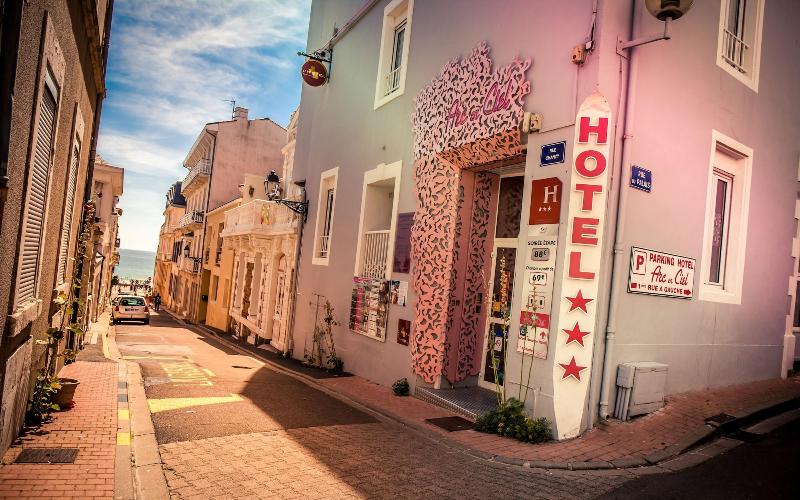 هتل Logis   Hôtel Arc En Ciel Et Spa Les Sables D Olonne