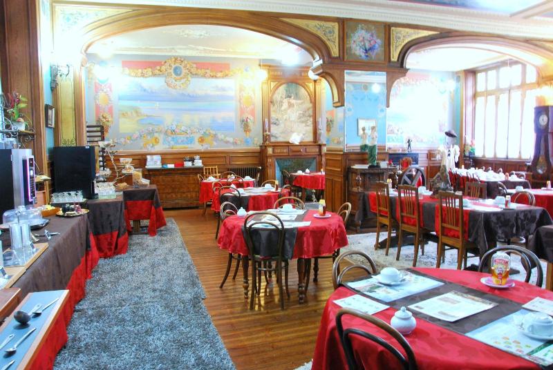 هتل Logis   Hôtel Arc En Ciel Et Spa Les Sables D Olonne