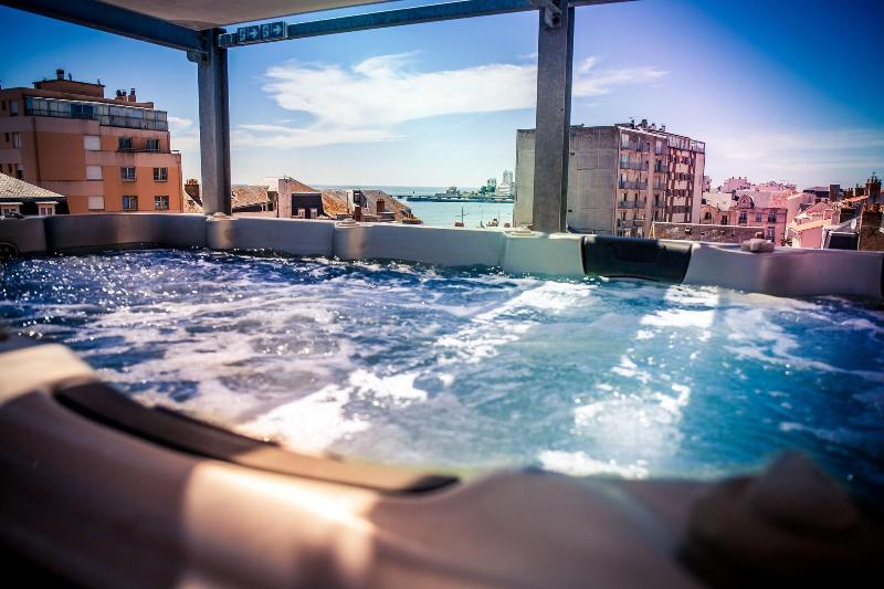 هتل Logis   Hôtel Arc En Ciel Et Spa Les Sables D Olonne