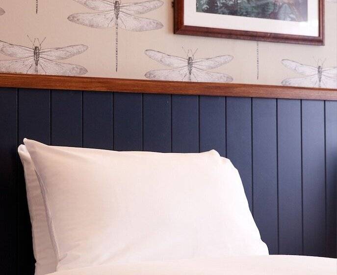 هتل Chase Inn By Greene King Inns