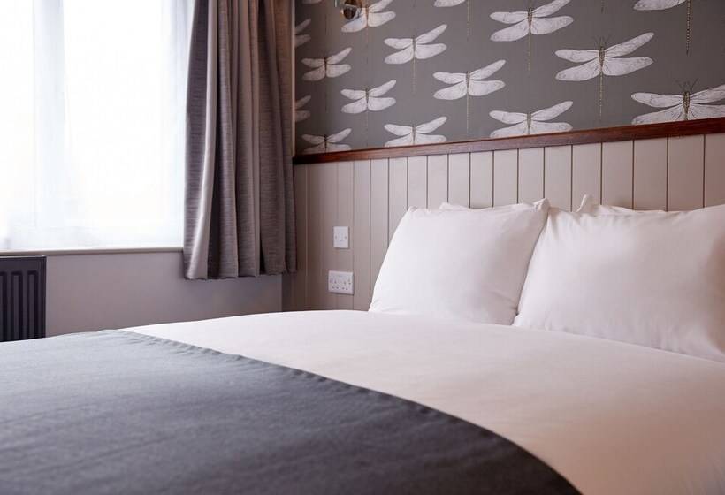 هتل Chase Inn By Greene King Inns