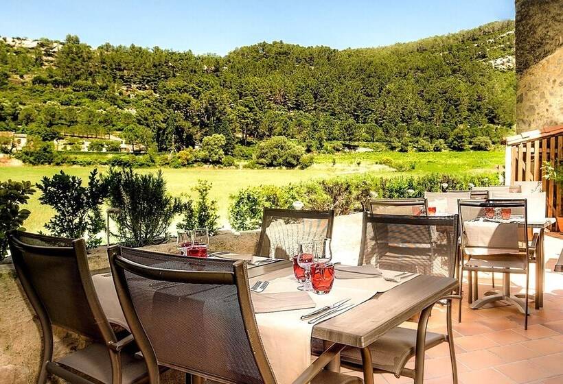 ホテル Logis Hôtel Restaurant Des Corbières