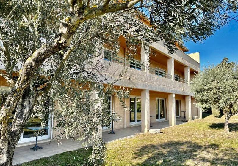 هتل Hôtel La Perna
