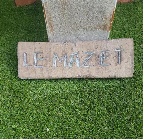 هتل Hôtel Restaurant Chez Carrière