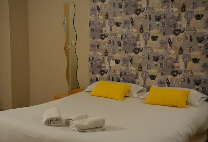 ホテル Le Clos Des Médiévales