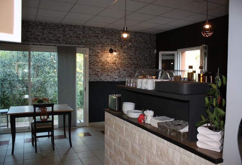 ホテル Le Clos Des Médiévales