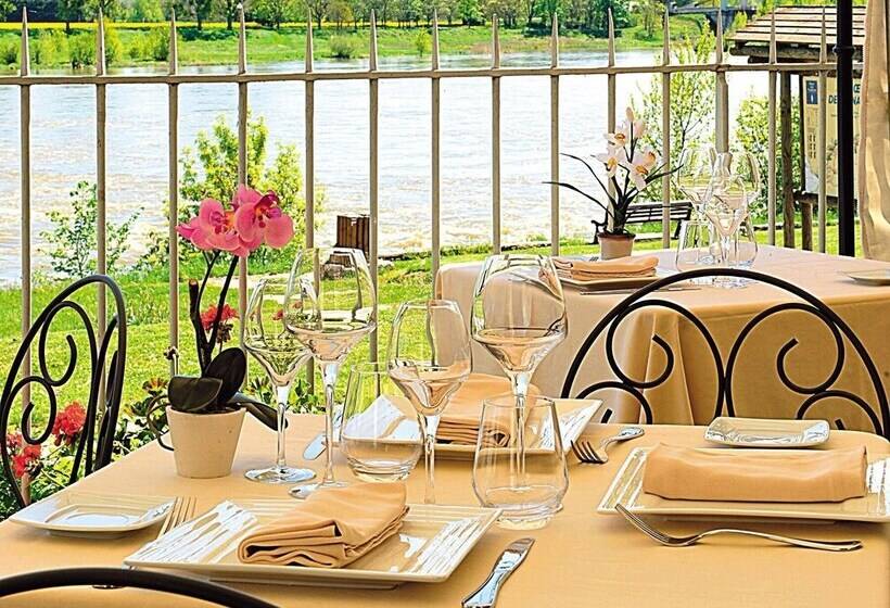 هتل Logis Hôtel Le Relais Louis Xi