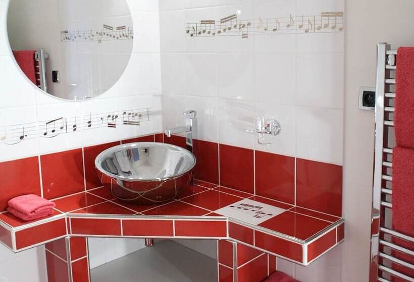 هتل Logis Hôtel Le Relais Louis Xi