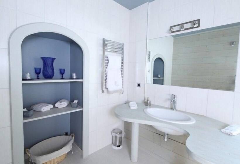 هتل Logis Hôtel Le Relais Louis Xi