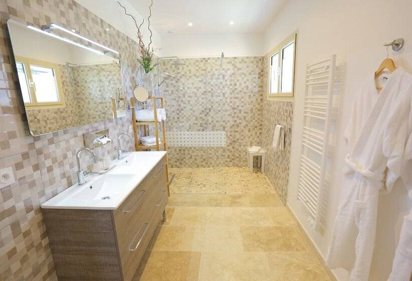 Отель Maison Chenet   Les Chambres Entre Vigne Et Garrigue   Teritoria