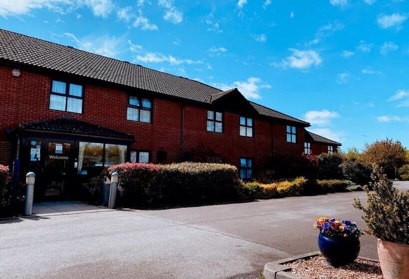 هتل Redwings Lodge Sawtry Huntingdon