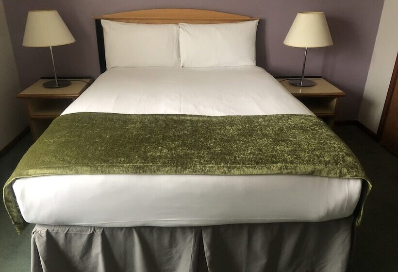 هتل Redwings Lodge Sawtry Huntingdon
