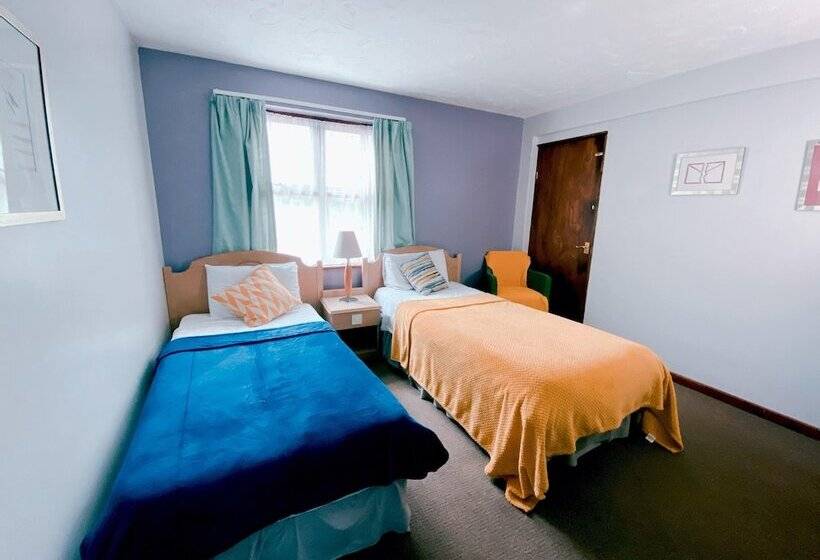 هتل Redwings Lodge Sawtry Huntingdon