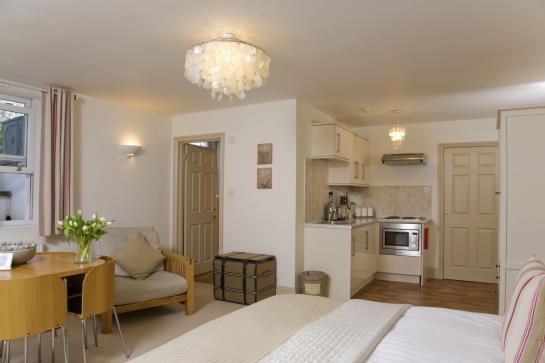 هتل The Cheltenham Townhouse And Apartments