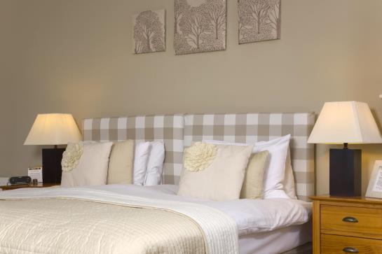هتل The Cheltenham Townhouse And Apartments
