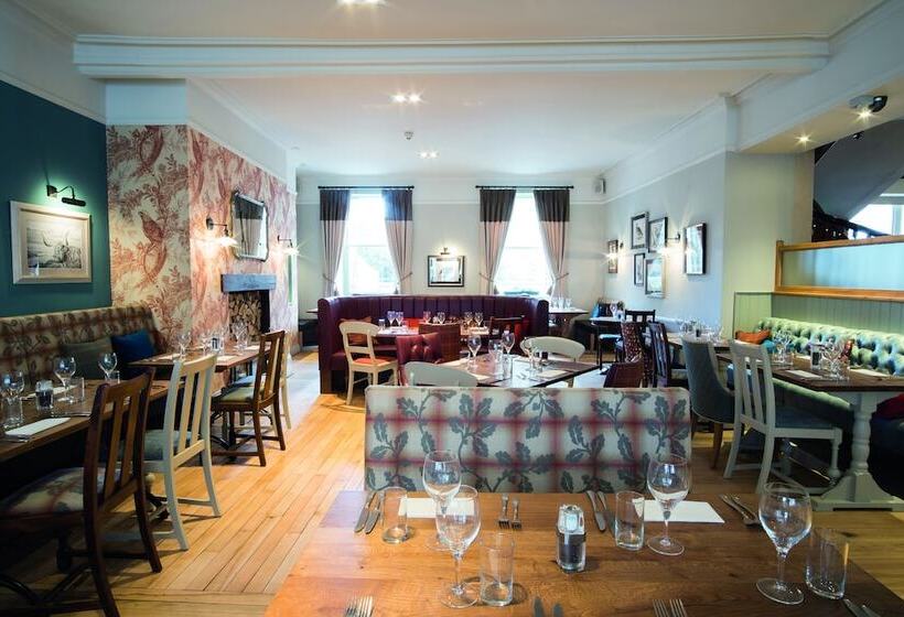 Отель The Golden Lion At Settle