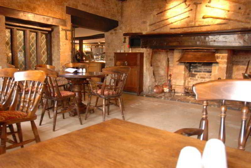هتل The White Hart Royal, Moretoninmarsh, Cotswolds