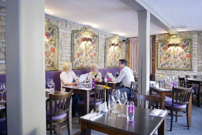 هتل The White Hart Royal, Moretoninmarsh, Cotswolds