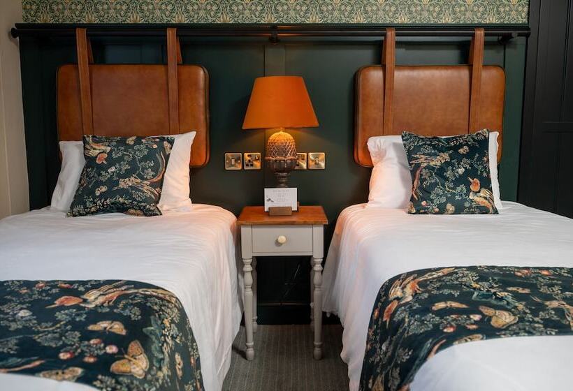 Wheatsheaf Hotel By Chef & Brewer Collection