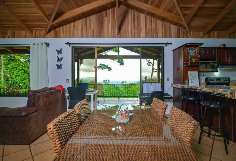 Bromelia House
