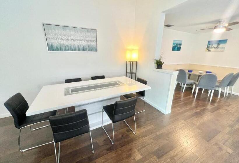 Dream Vacation Home W Heated Pool Close To Beaches Clearwater St Pete Sleeps 14