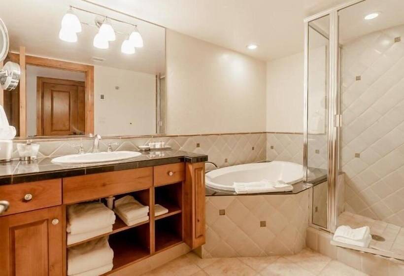 Vail Village King Hotel Room