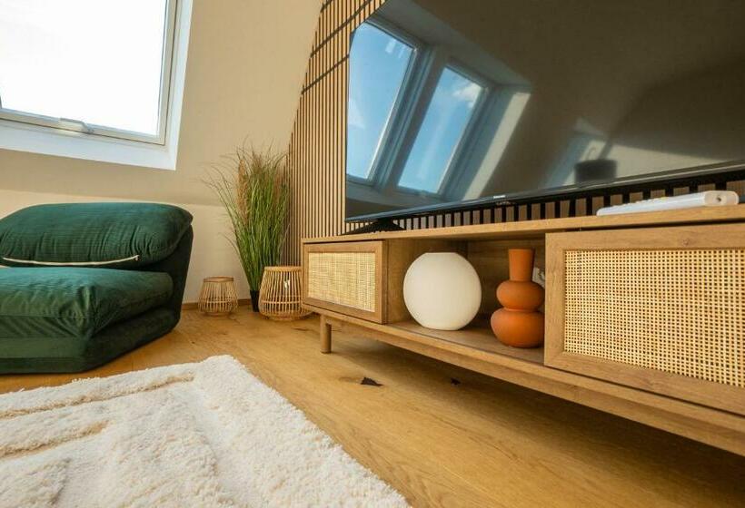 Orestaliving Penthouse In 2nd District With View