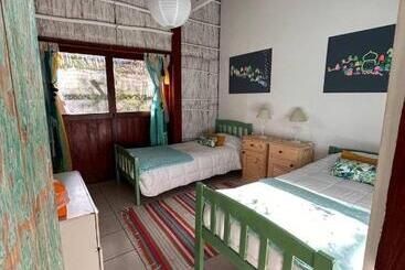 تختخواب و صبحانه Eco Hostel Lo De Lola