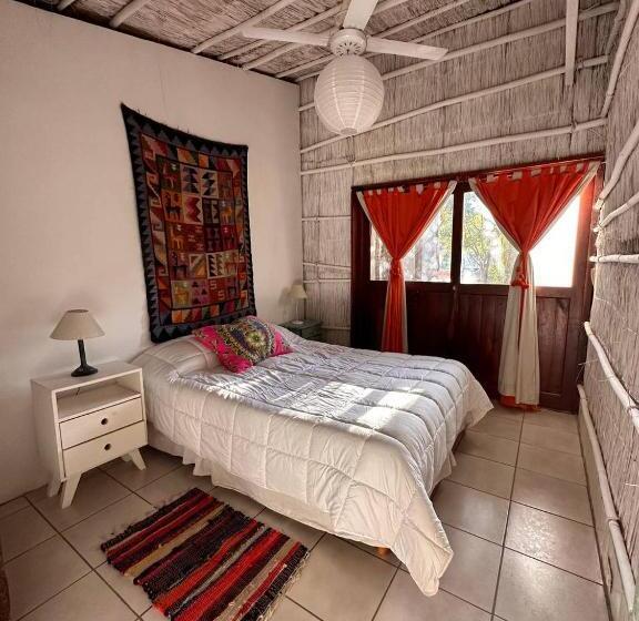 تختخواب و صبحانه Eco Hostel Lo De Lola