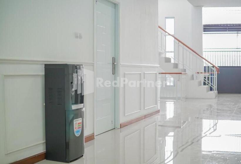 هتل Dmanggo Guest House Syariah Redpartner