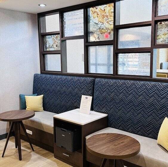 هتل Hampton Inn & Suites Weatherford