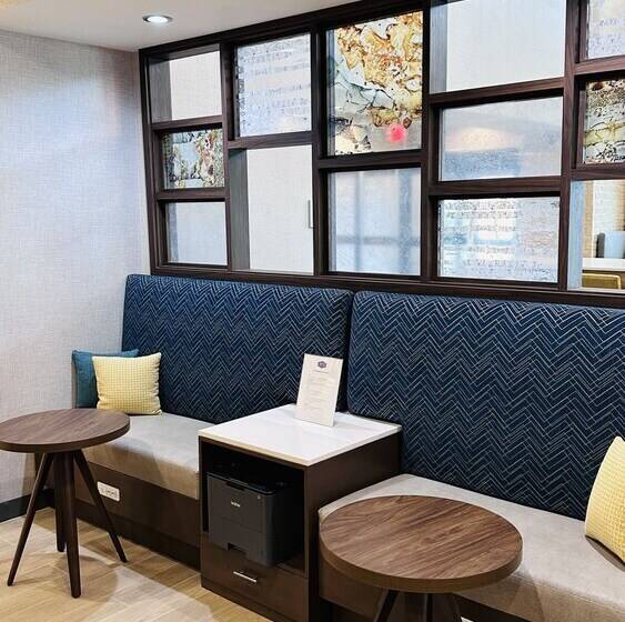 هتل Hampton Inn & Suites Weatherford