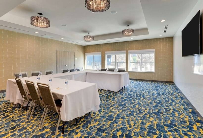 هتل Hampton Inn & Suites Weatherford