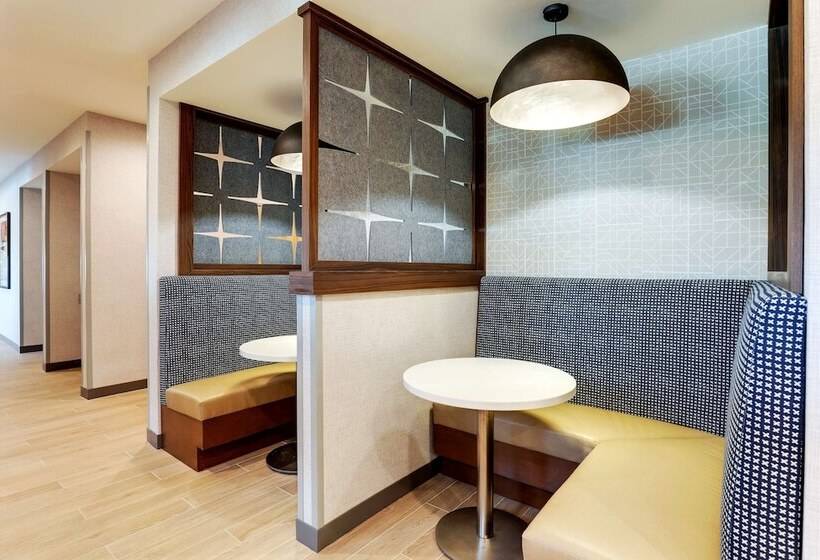 هتل Hampton Inn & Suites Weatherford
