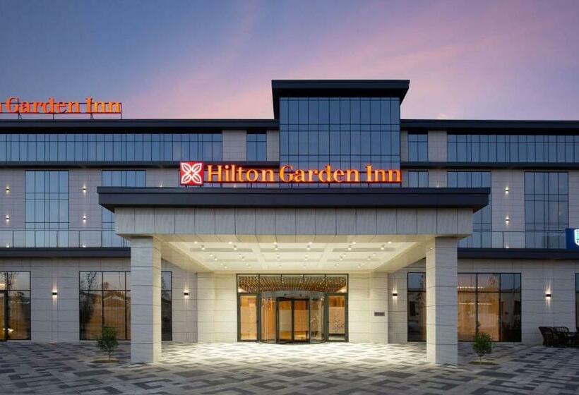 בית מלון כפרי Hilton Garden Inn Samarkand