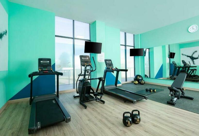 בית מלון כפרי Hilton Garden Inn Samarkand