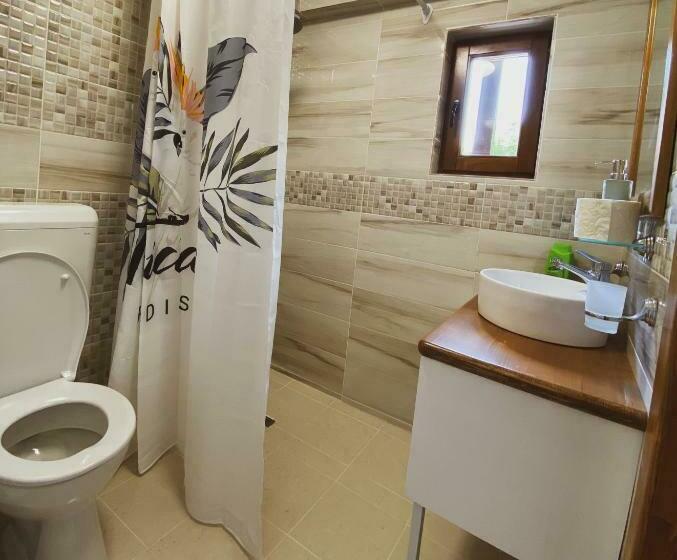 بنسيون Casa Cu Vitralii