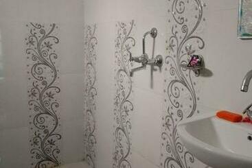 پانسیون Small Town Guest House