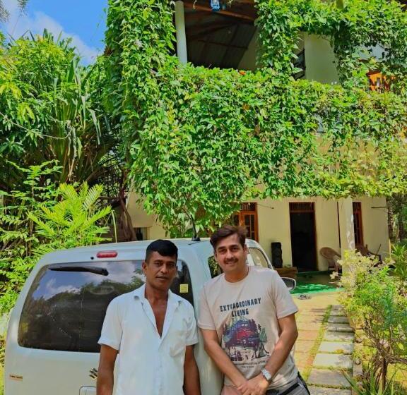 تختخواب و صبحانه Aloe Vera Guest House