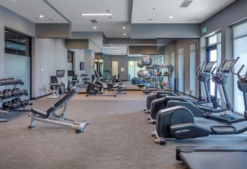 هتل Courtyard By Marriott Conway