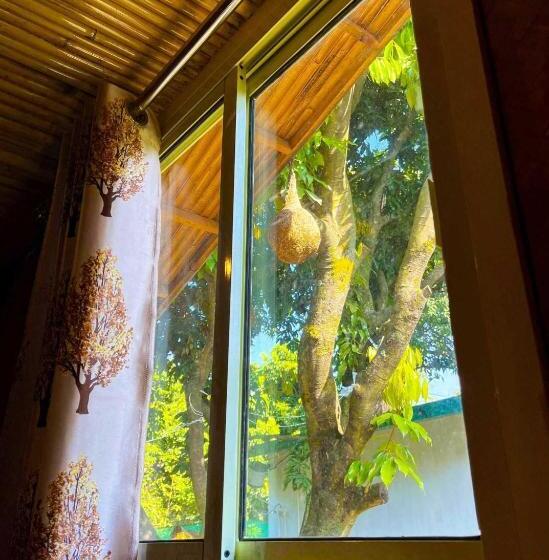 هتل O Royal Tree Cafe And Resort