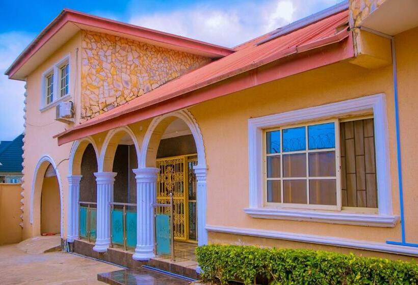 Bbd Hotel And Suites