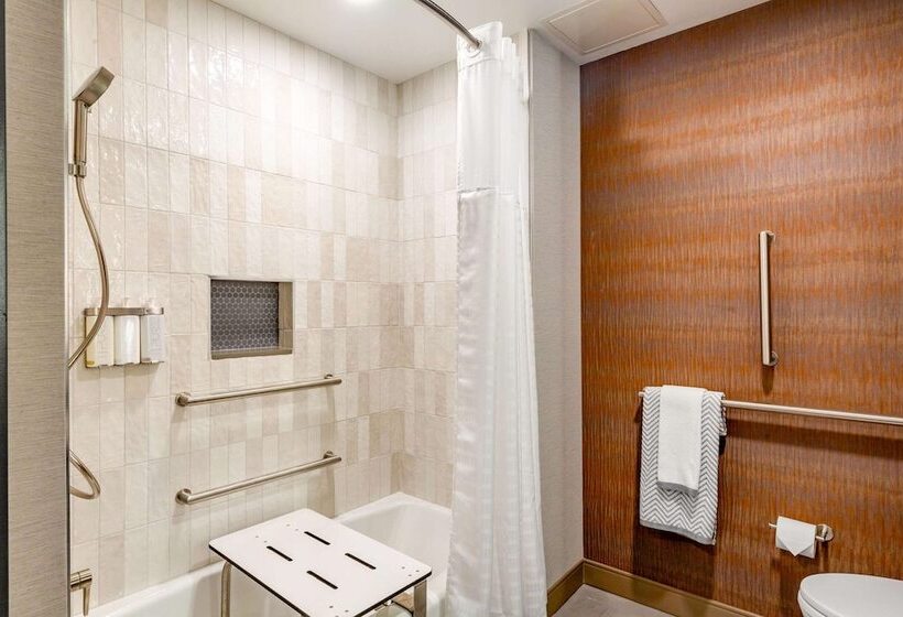 Cambria Hotel New Haven University Area