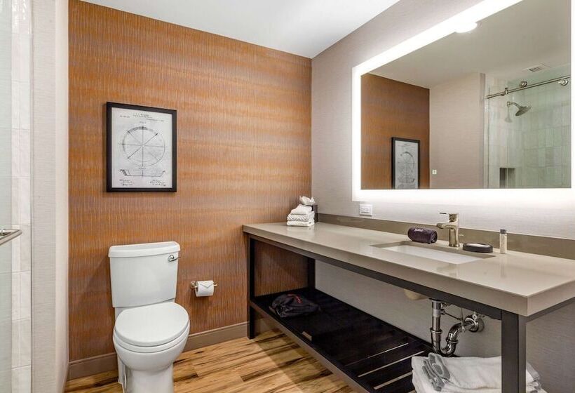 Cambria Hotel New Haven University Area