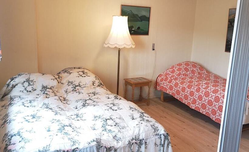 Apartment In Selatrað   Free Parking