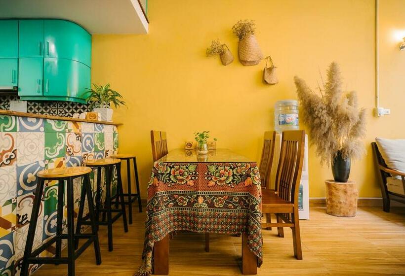 Cosy Room With Bath Tub In Hanoi Downtown