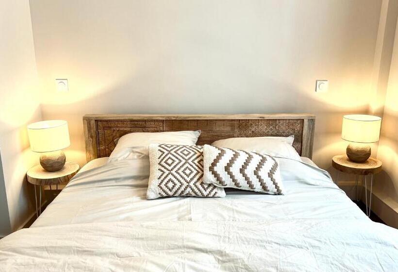 호텔 Les Suites De La Tour D Embas