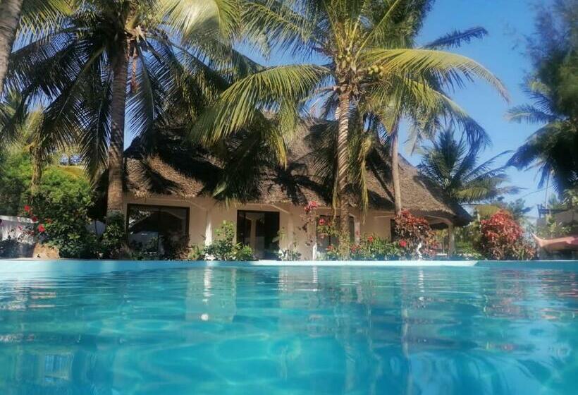 هتل Maua Beach